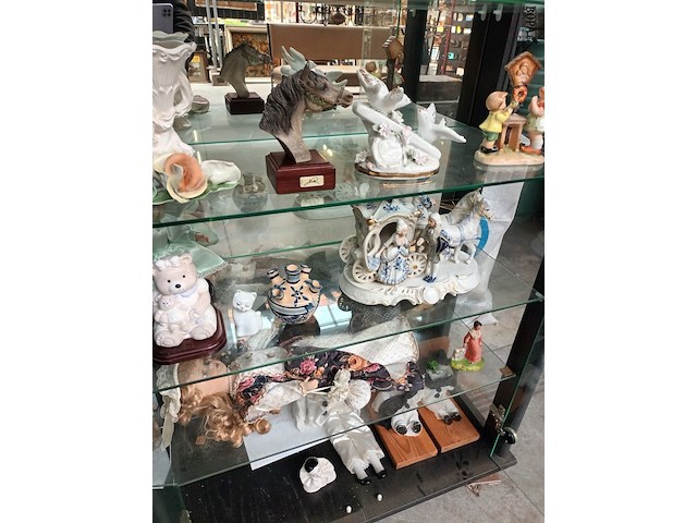 Lot 64 - beeldjes. 27 stuks - afbeelding 4 van  7