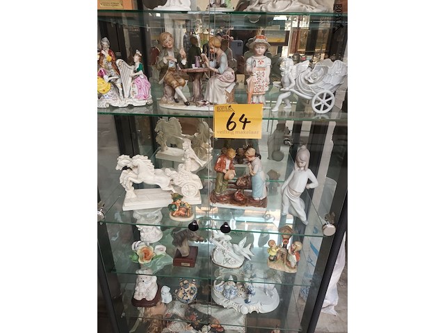 Lot 64 - beeldjes. 27 stuks - afbeelding 7 van  7