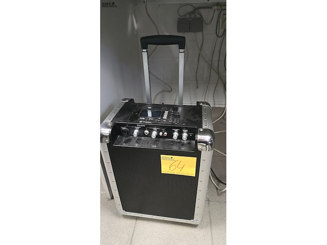 Lot 64 - draagbaar audiosysteem 200w op accu - afbeelding 1 van  7