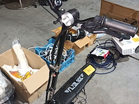 Lot 64 - elektrische step flyblade - afbeelding 3 van  5