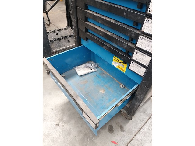 Lot 64 - gevulde materiaalkar stahlgrüppe - afbeelding 9 van  9