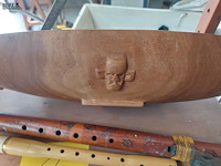 Lot 64 - houten fluiten en afrikaanse schaal - afbeelding 2 van  3