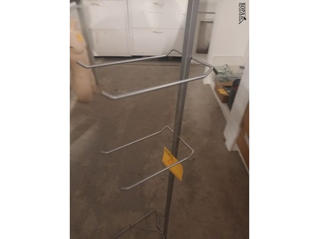 Lot 64 - inox display staander - afbeelding 3 van  3