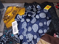 Lot 64 - kledij - afbeelding 3 van  5