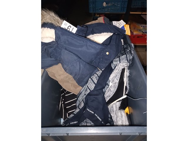 Lot 64 - kledij - afbeelding 4 van  5