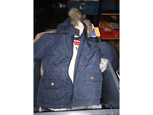 Lot 64 - kledij - afbeelding 5 van  5