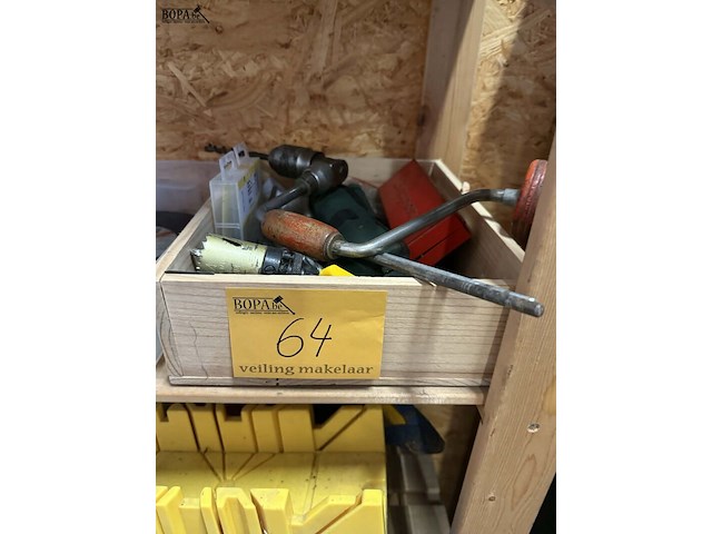 Lot 64 - lot gereedschap - accessoires voor boormachine + handboor - afbeelding 2 van  3