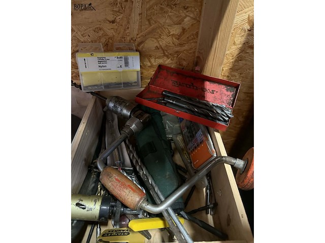 Lot 64 - lot gereedschap - accessoires voor boormachine + handboor - afbeelding 3 van  3