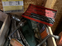 Lot 64 - lot gereedschap - accessoires voor boormachine + handboor - afbeelding 3 van  3