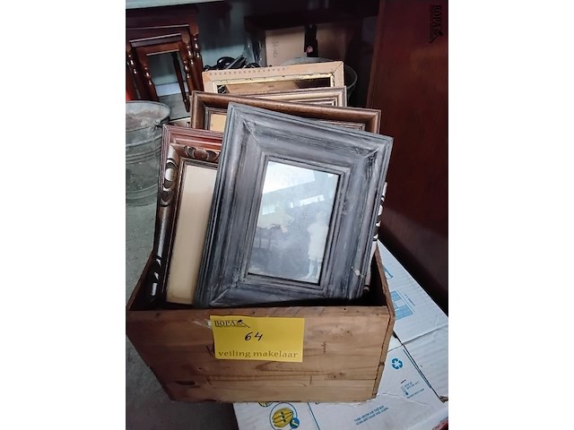 Lot 64 - lot oude houten kaders - afbeelding 1 van  5
