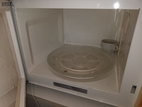 Lot 64 - microgolfoven en elektrische verwarming - afbeelding 3 van  4