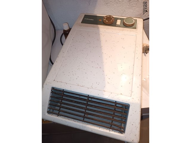 Lot 64 - microgolfoven en elektrische verwarming - afbeelding 4 van  4