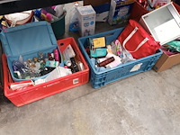 Lot 64 - persoonlijke verzorging - afbeelding 1 van  9