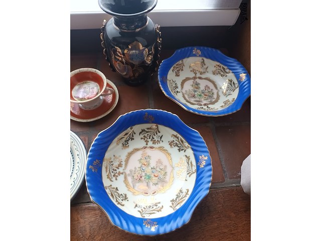 Lot 64 - porselein en decoratie. 12 stuks - afbeelding 2 van  6