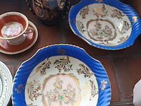 Lot 64 - porselein en decoratie. 12 stuks - afbeelding 2 van  6