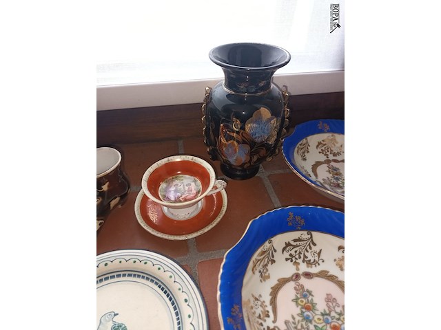 Lot 64 - porselein en decoratie. 12 stuks - afbeelding 3 van  6