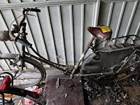 Lot 64 - retro oma fiets - afbeelding 1 van  3