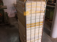Lot 64 - rolcontainer met vulmousse - afbeelding 1 van  3