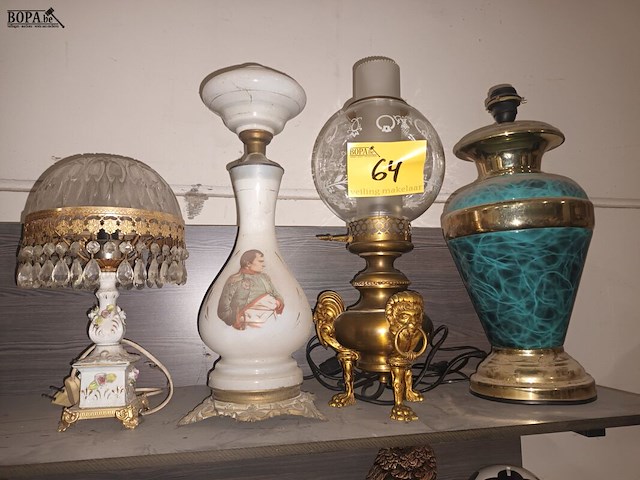 Lot 64 - tafellampen. 4 stuks - afbeelding 1 van  5