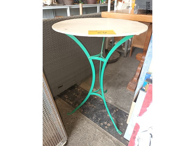 Lot 64 - tuintafel - afbeelding 1 van  4