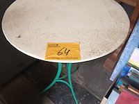 Lot 64 - tuintafel - afbeelding 4 van  4