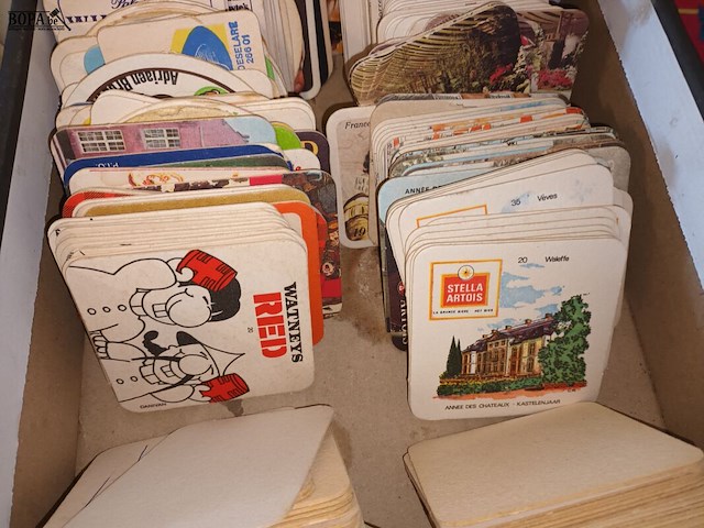 Lot 64 - vintage bierviltjes. 1 doos - afbeelding 4 van  8