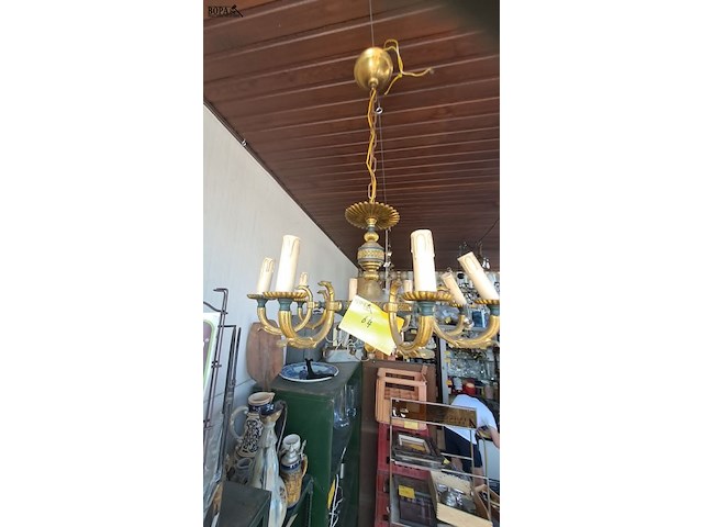 Lot 64 - vintage kroonluchter met brons en groene kleur - 6 lichtpunt - afbeelding 1 van  4