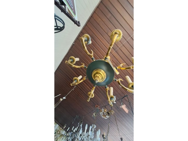 Lot 64 - vintage kroonluchter met brons en groene kleur - 6 lichtpunt - afbeelding 4 van  4
