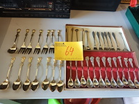 Lot 64 - vintage lepels en vorken. 38 stuks - afbeelding 1 van  4