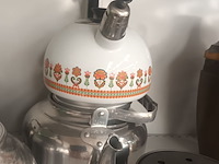 Lot 64 - waterketels en kookpotje - afbeelding 3 van  4