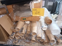 Lot 64 - wegwerp voedselverpakking - afbeelding 1 van  7