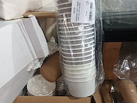 Lot 64 - wegwerp voedselverpakking - afbeelding 5 van  7