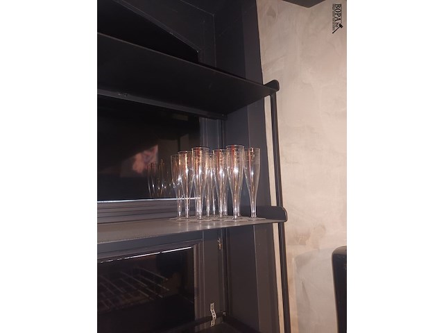 Lot 64 - wijnglazen. 38 stuks - afbeelding 2 van  3