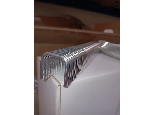 Lot 640 - draadclips - afbeelding 1 van  3