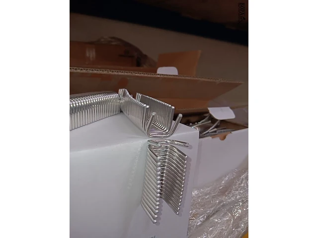 Lot 640 - draadclips - afbeelding 3 van  3