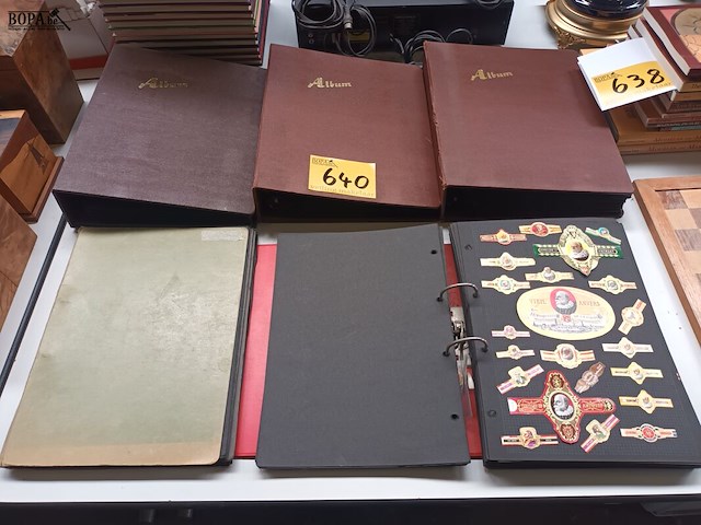 Lot 640 - sigarenbandjes - afbeelding 1 van  4
