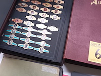 Lot 640 - sigarenbandjes - afbeelding 3 van  4