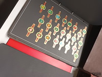 Lot 640 - sigarenbandjes - afbeelding 4 van  4