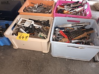 Lot 641 - bestek en keukengerei. 6 bakken - afbeelding 1 van  5