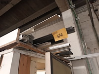 Lot 646 - metalen profielen en melamine latten
