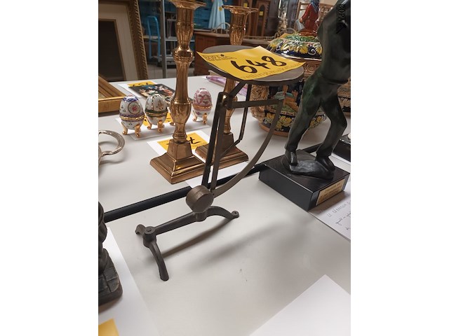 Lot 648 - brievenweegschaal - afbeelding 1 van  3