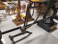 Lot 648 - brievenweegschaal - afbeelding 1 van  3
