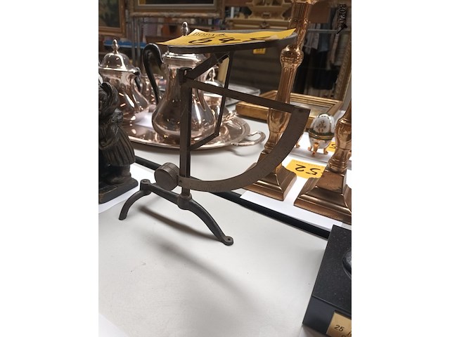 Lot 648 - brievenweegschaal - afbeelding 2 van  3