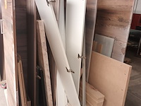 Lot 649 - transportkar met inhoud. 3 stuks - afbeelding 2 van  4