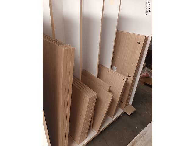 Lot 649 - transportkar met inhoud. 3 stuks - afbeelding 3 van  4