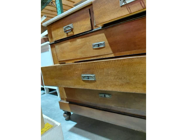 Lot 65 - antiek meubel commode met keramische tegels en marmeren blad - afbeelding 5 van  5