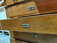 Lot 65 - antiek meubel commode met keramische tegels en marmeren blad - afbeelding 5 van  5