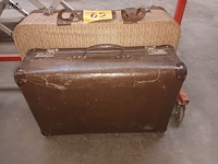 Lot 65 - antieke reiskoffer. 2 stuks - afbeelding 2 van  4