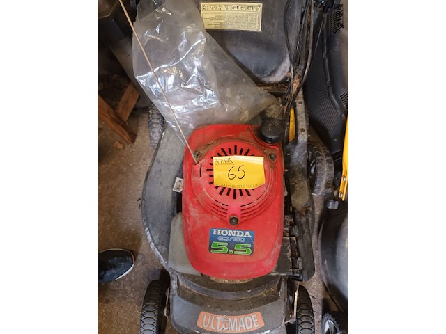 Lot 65 - benzine grasmaaier ultimade - afbeelding 3 van  4