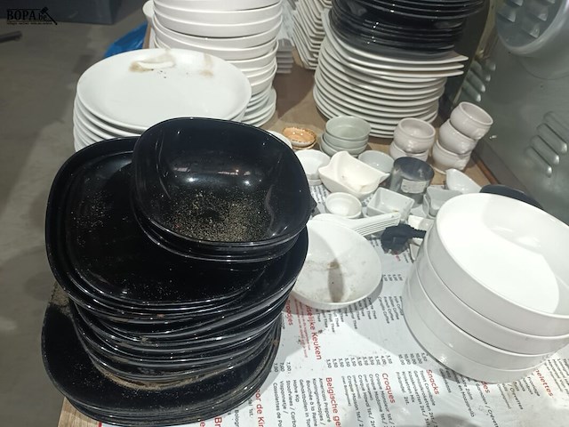 Lot 65 - borden en kommetjes - afbeelding 2 van  5